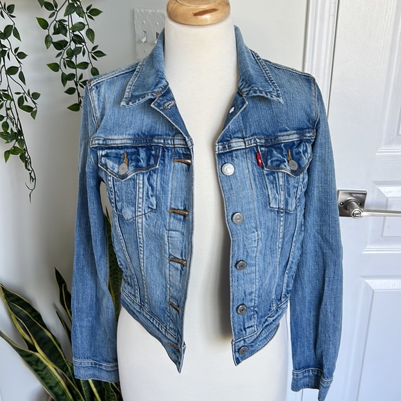 Levi’s Denim Jacket Sz S Mid Wash Blue Colour Pockets and Buttons Vintage - Picture 6 of 11